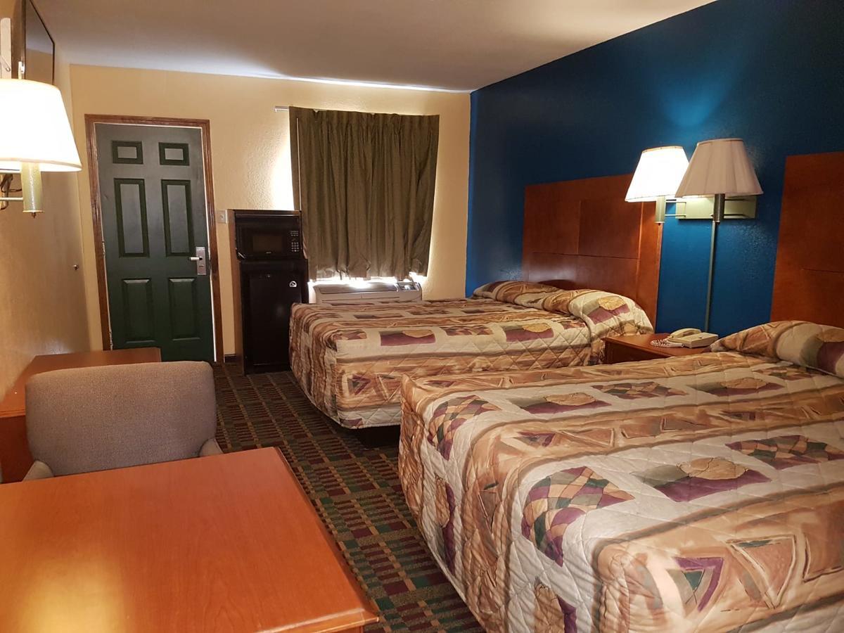 ויקטוריה Executive Inn מראה חיצוני תמונה