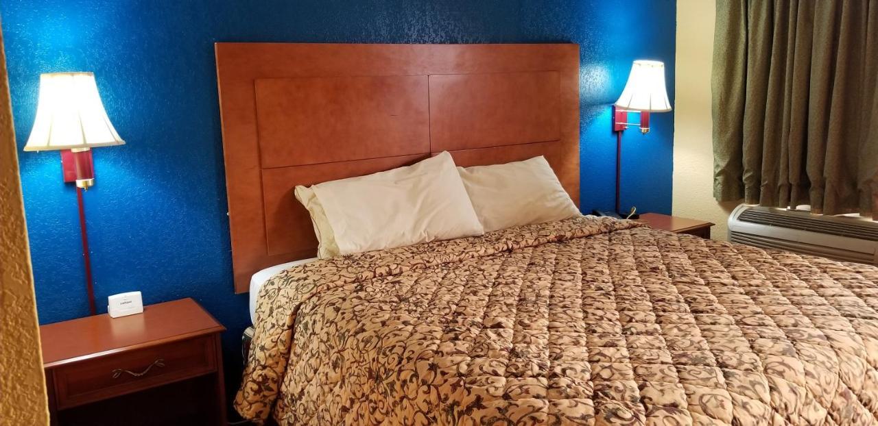 ויקטוריה Executive Inn מראה חיצוני תמונה