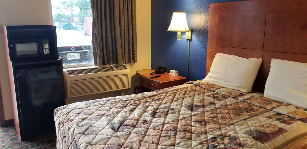 ויקטוריה Executive Inn מראה חיצוני תמונה